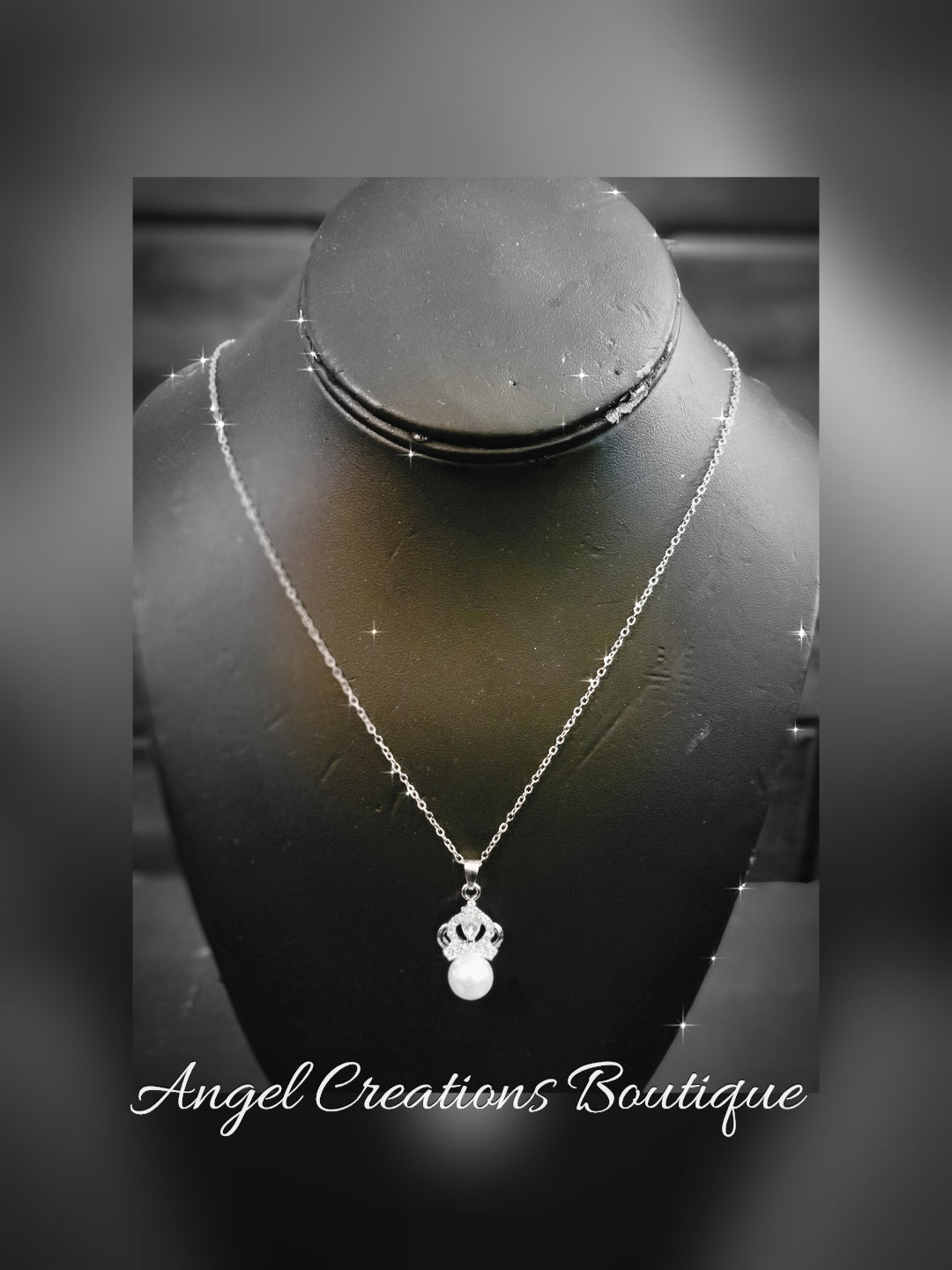 Crown & Pearl Pendant necklace