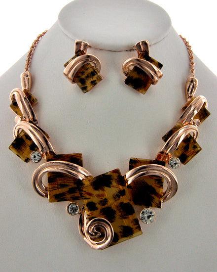Rose/Animal print necklace set